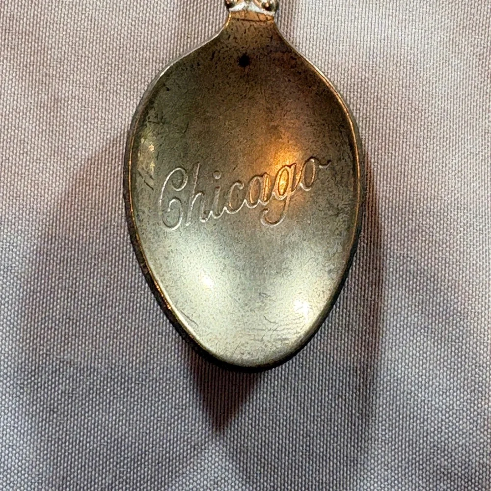 Unbranded vintage souvenir
